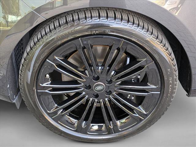 Certified 2024 Land Rover Range Rover Long Wheelbase SE image 26