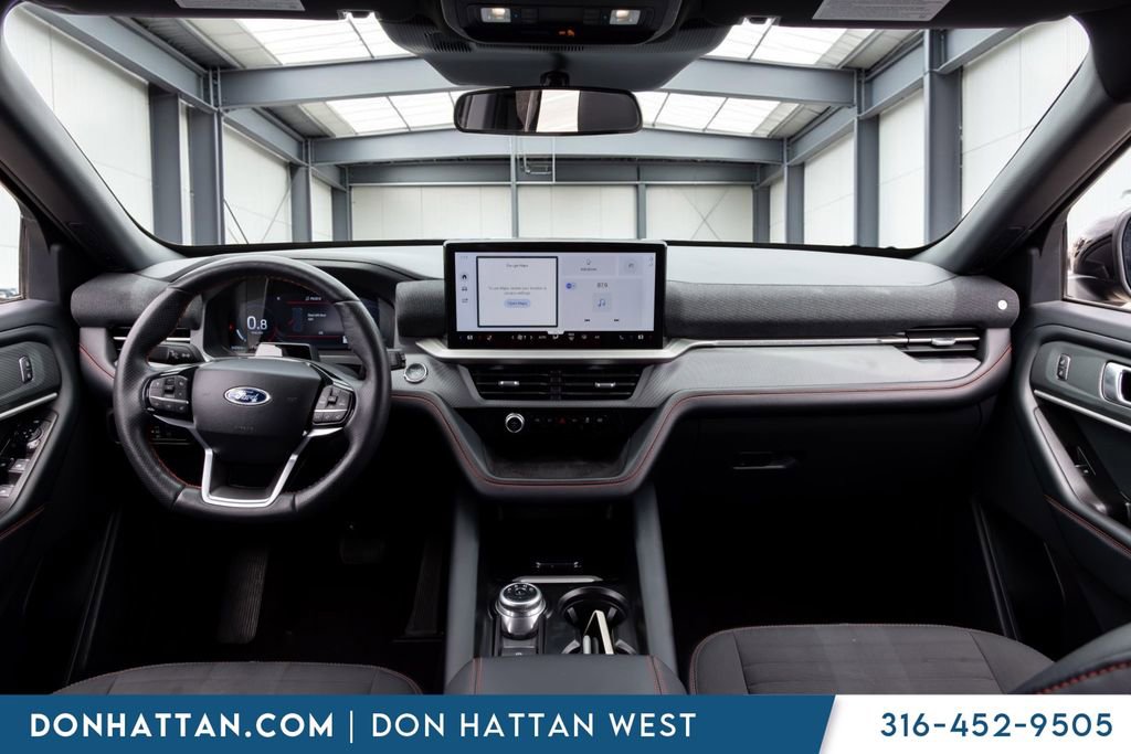 Used 2025 Ford Explorer ST-Line w/ ST-Line Street Pack AWD/4WD image 4