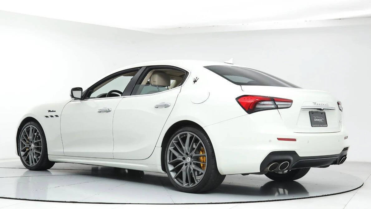 Used 2022 Maserati Ghibli Modena RWD image 3