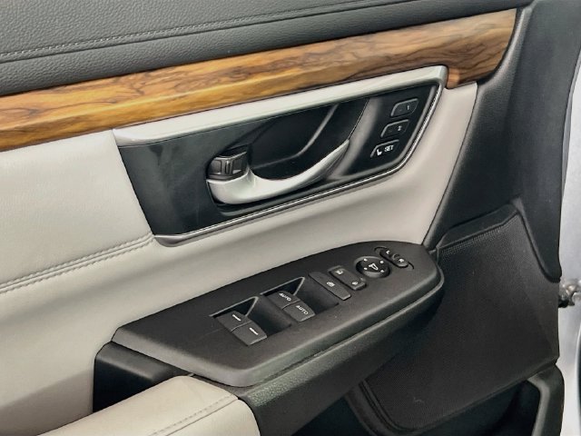 Used 2020 Honda CR-V Touring image 14