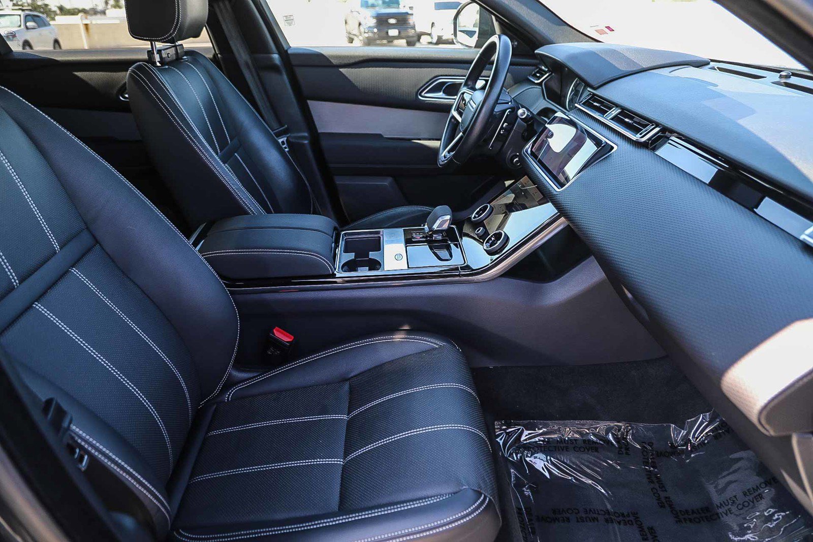 Used 2022 Land Rover Range Rover Velar R-Dynamic S image 16