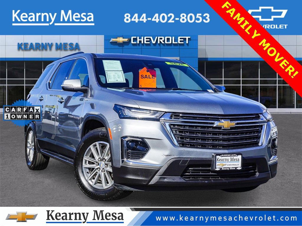 Used 2023 Chevrolet Traverse LT image 1
