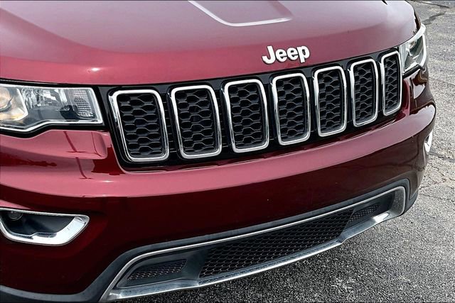 Used 2019 Jeep Grand Cherokee Limited AWD/4WD image 33