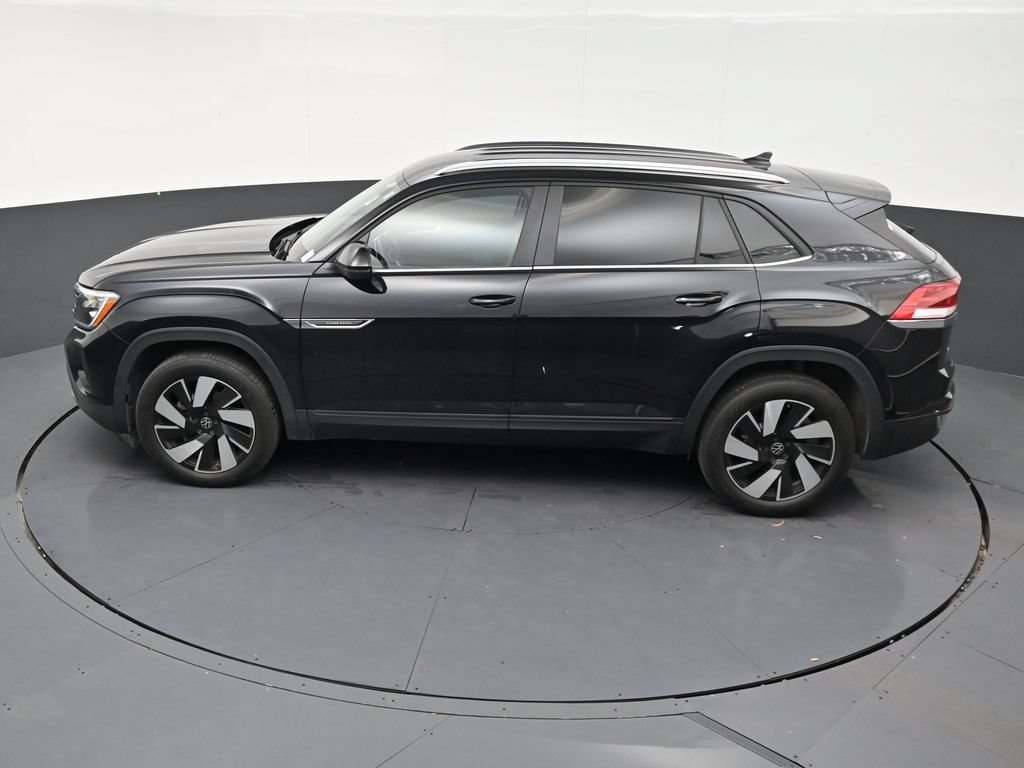 Used 2024 Volkswagen Atlas Cross Sport SE FWD image 13