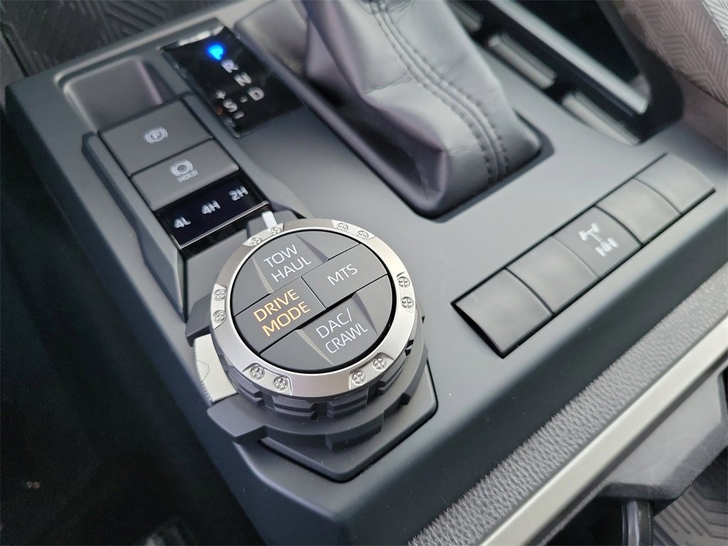 Used 2025 Toyota Tacoma TRD Off-Road image 15