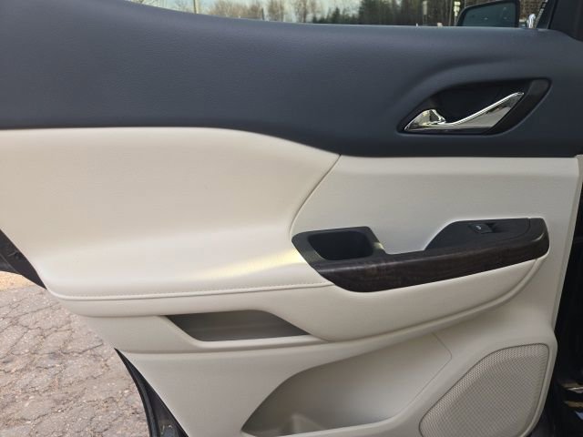 Used 2023 GMC Acadia Denali w/ Black Diamond Edition image 35