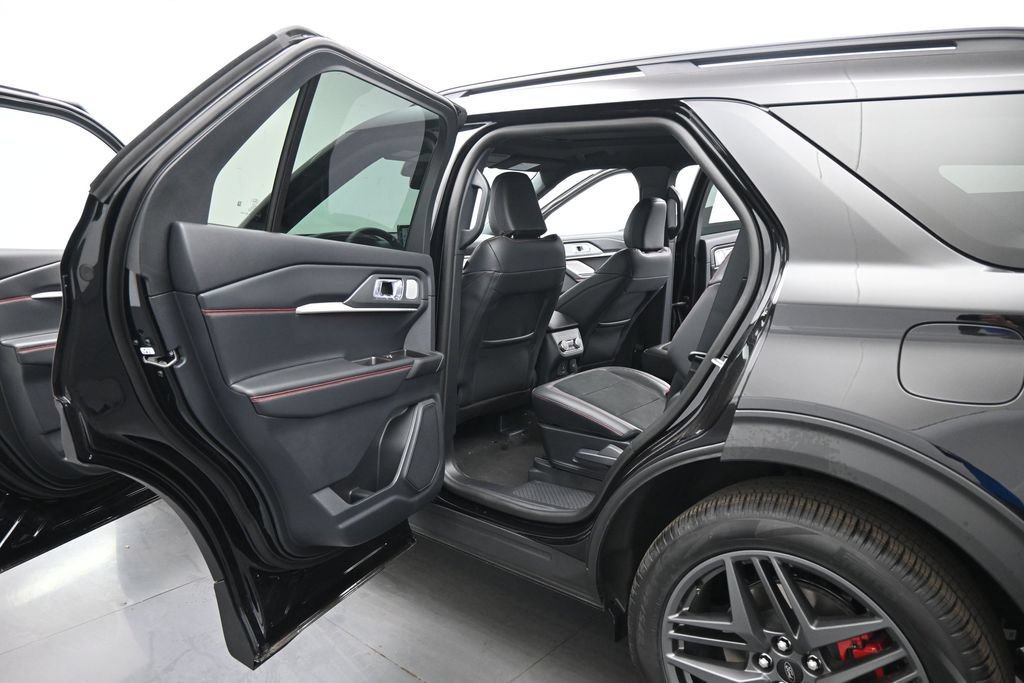 New 2026 Ford Explorer ST AWD/4WD image 18