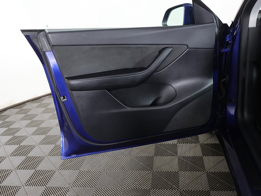 Used 2021 Tesla Model Y Long Range image 23