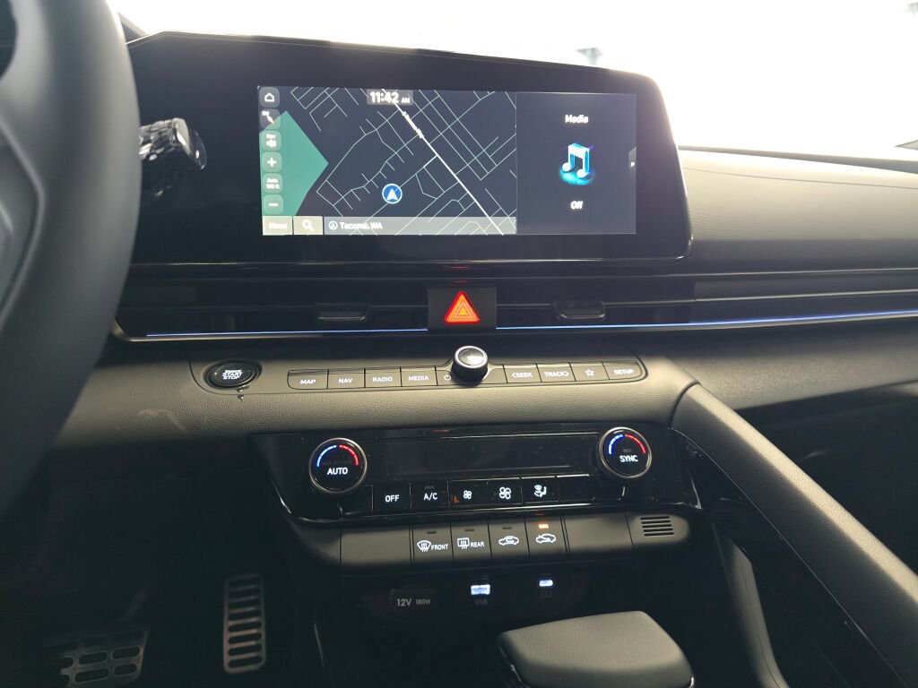 New 2025 Hyundai Elantra SEL image 19