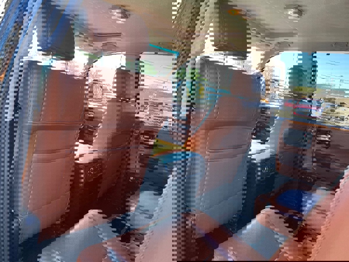 Used 2012 Toyota Sequoia Platinum image 30