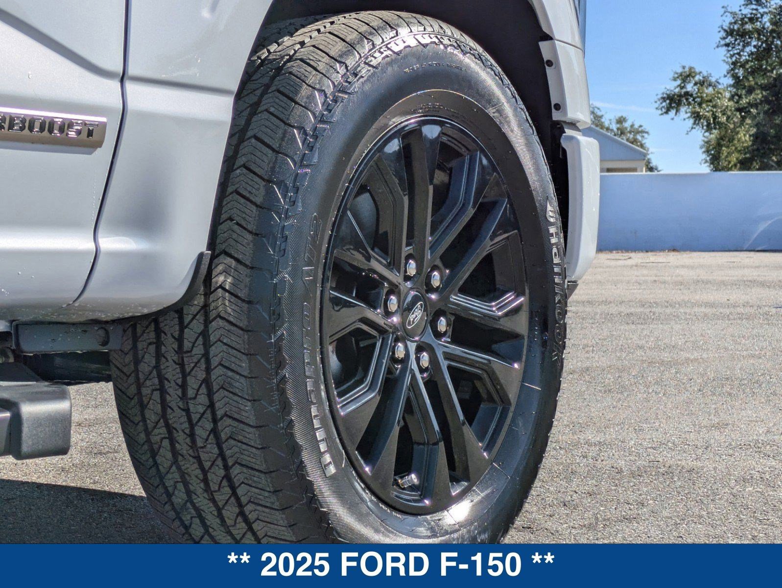 New 2025 Ford F150 Lariat w/ Equipment Group 502A High image 13