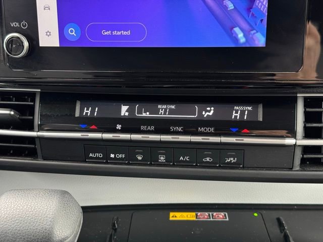 Certified 2025 Toyota Sienna LE image 14