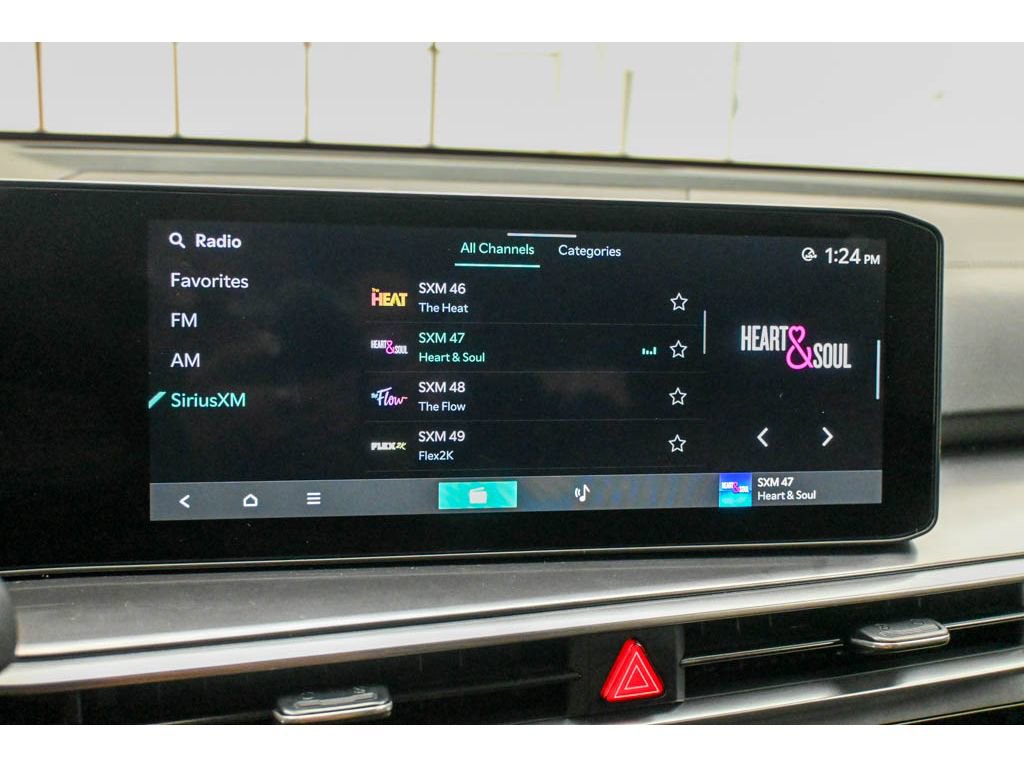 Certified 2025 Kia Sorento LX image 31