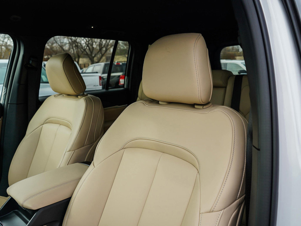 New 2025 Jeep Grand Cherokee Limited image 18