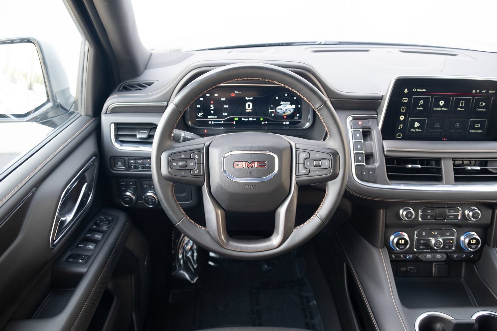 Used 2024 GMC Yukon AT4 AWD/4WD image 2