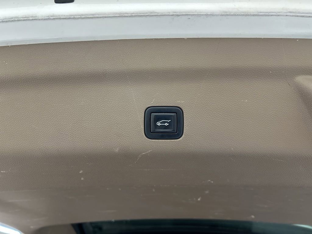 Used 2022 GMC Yukon XL Denali image 32