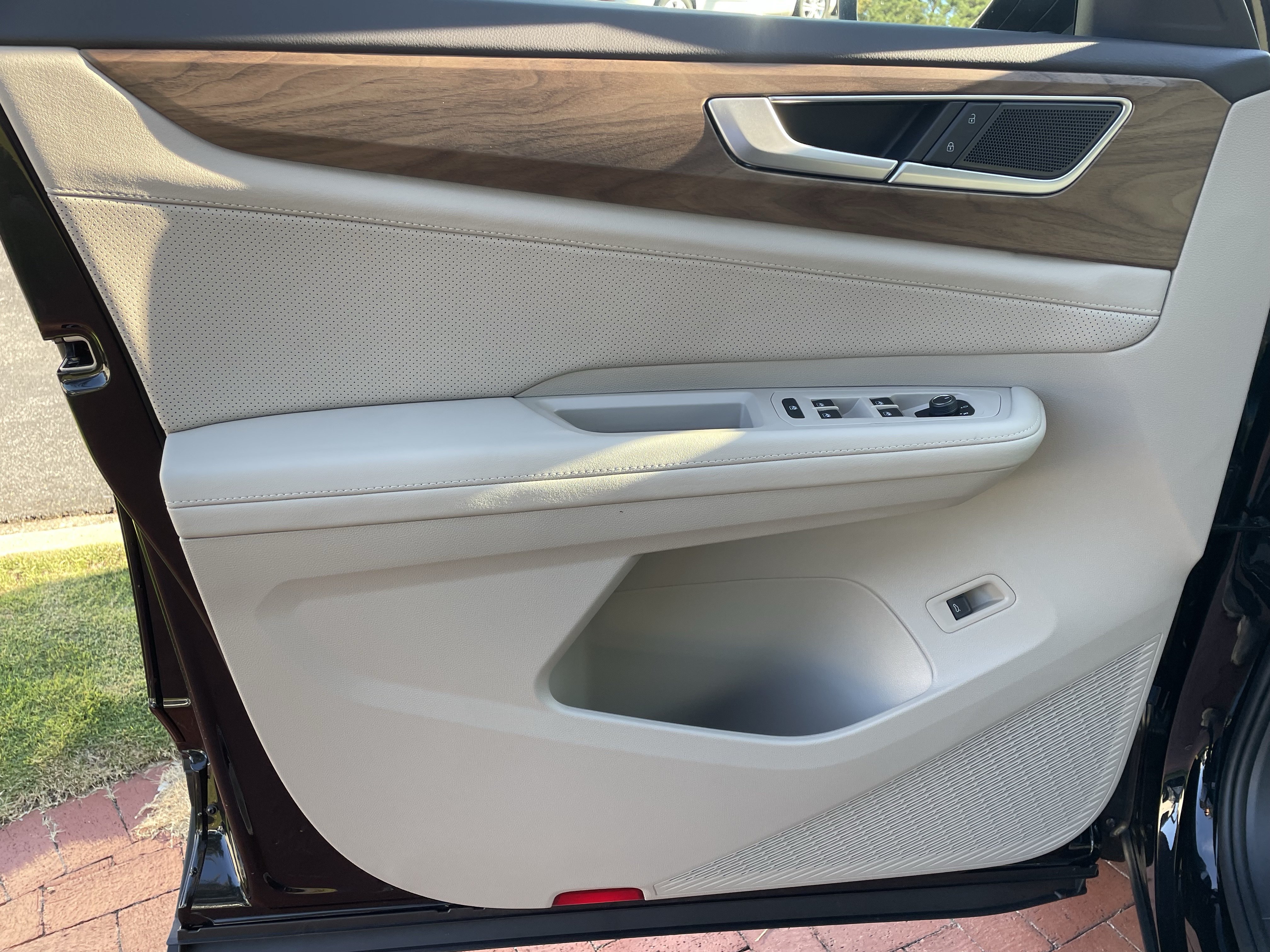 New 2026 Volkswagen Atlas SE FWD image 13