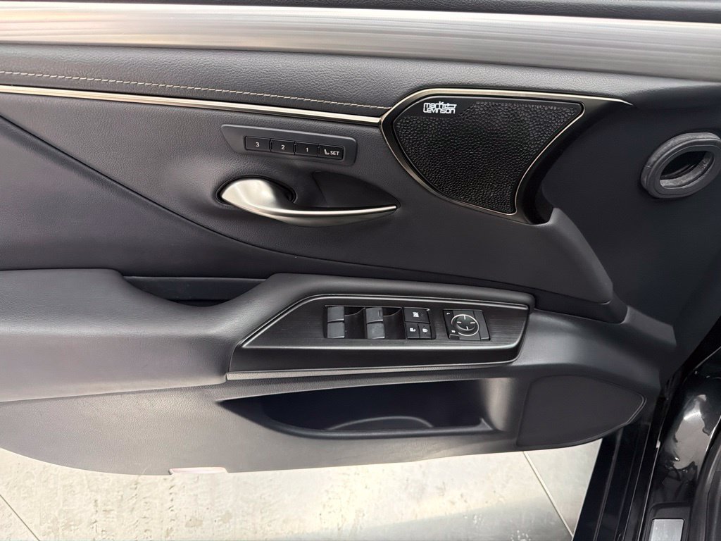 Used 2019 Lexus ES 350 F Sport w/ Accessory Package FWD image 13