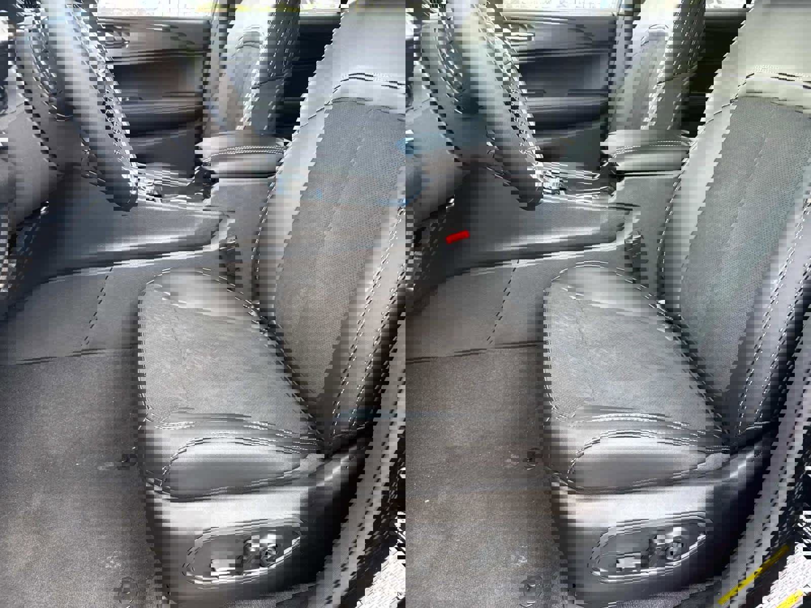 Used 2025 Jeep Grand Cherokee L Laredo w/ Luxury Tech Group I image 12