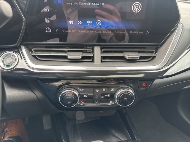 Used 2024 Chevrolet Trax ACTIV w/ Sunroof Package FWD image 60