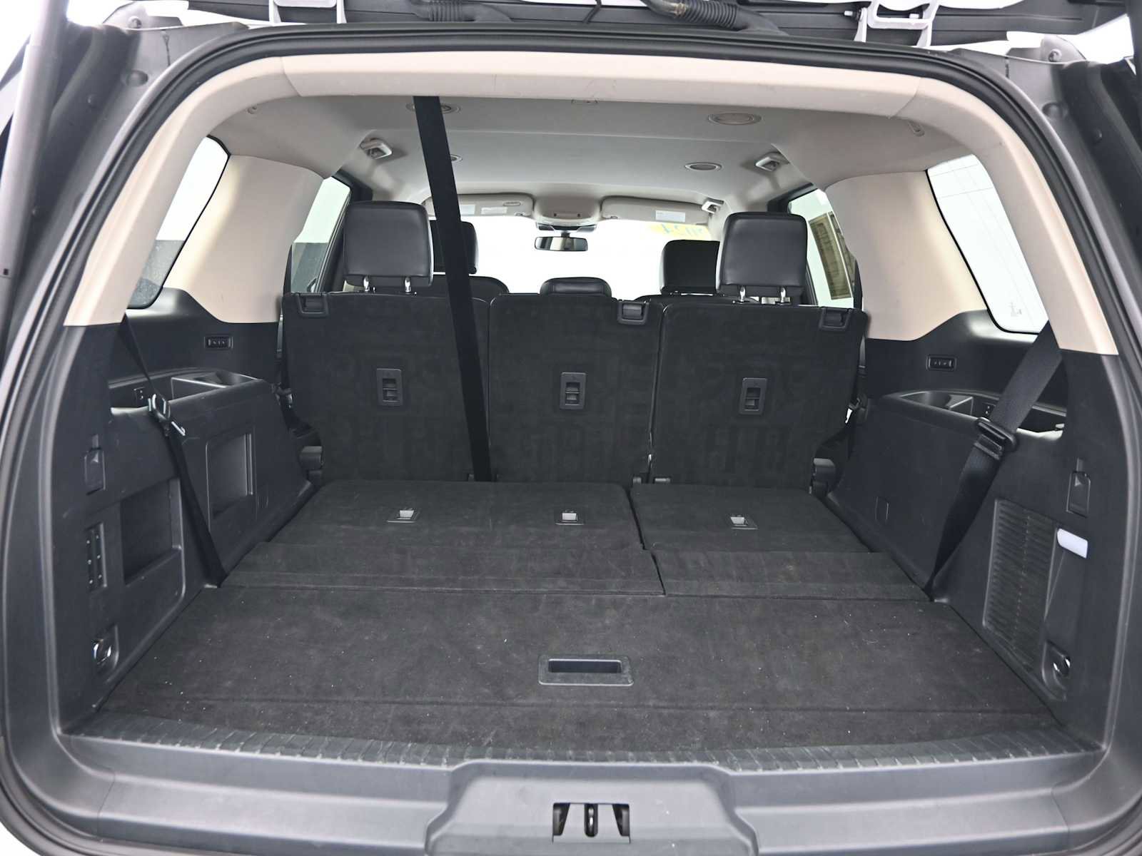 Used 2024 Ford Expedition XLT image 17