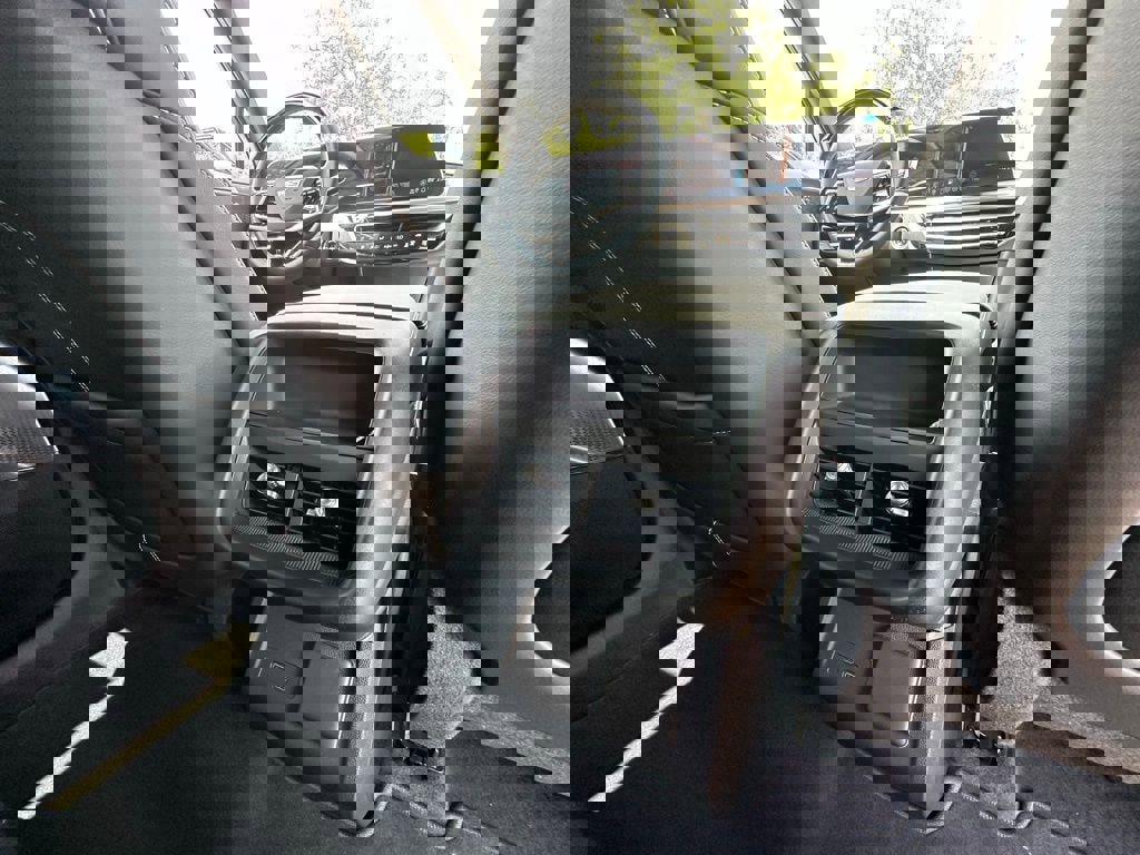 New 2025 Cadillac Lyriq Luxury image 23