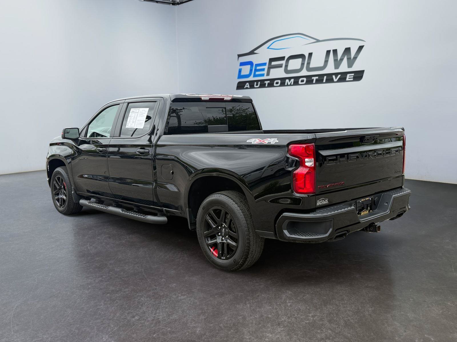 Used 2024 Chevrolet Silverado 1500 RST w/ Redline Edition AWD/4WD image 5