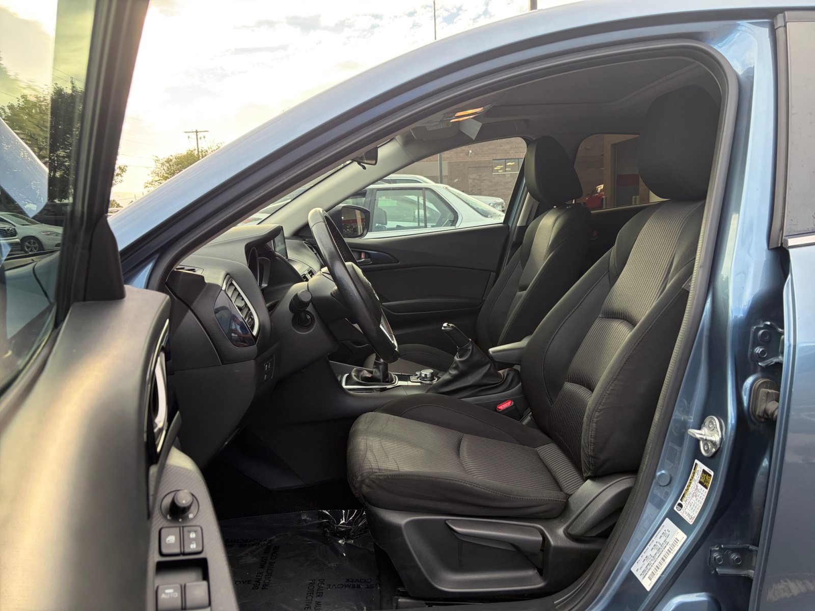 Used 2015 MAZDA MAZDA3 i Touring w/ Technology Package FWD image 11