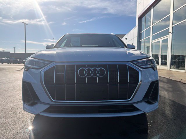 Used 2023 Audi Q3 2.0T Premium w/ Convenience Package AWD/4WD image 2