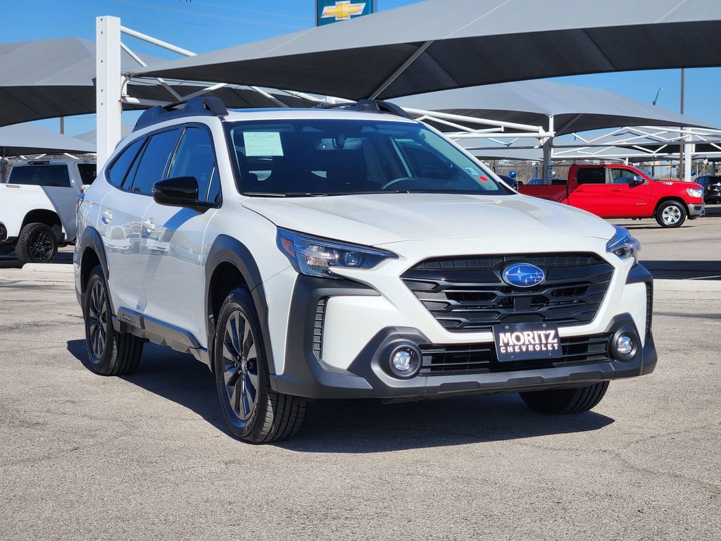 Used 2025 Subaru Outback Onyx Edition image 3