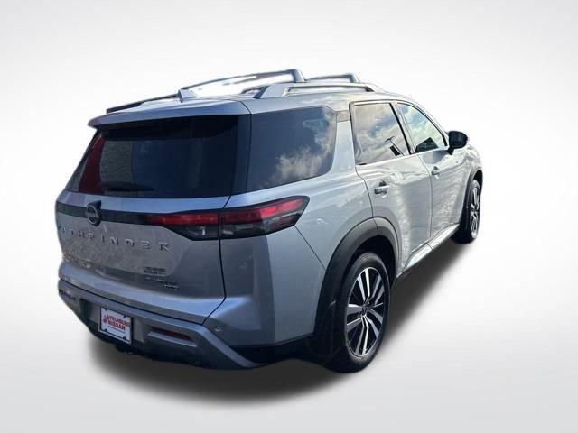 Used 2024 Nissan Pathfinder Platinum w/ Cargo Package image 5