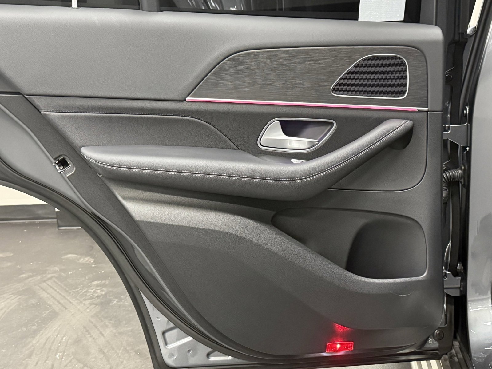 Used 2025 Mercedes-Benz GLE 450e GLE 450e image 36