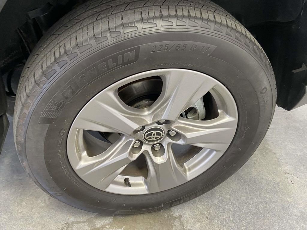 Certified 2023 Toyota RAV4 XLE w/ Convenience Package image 10