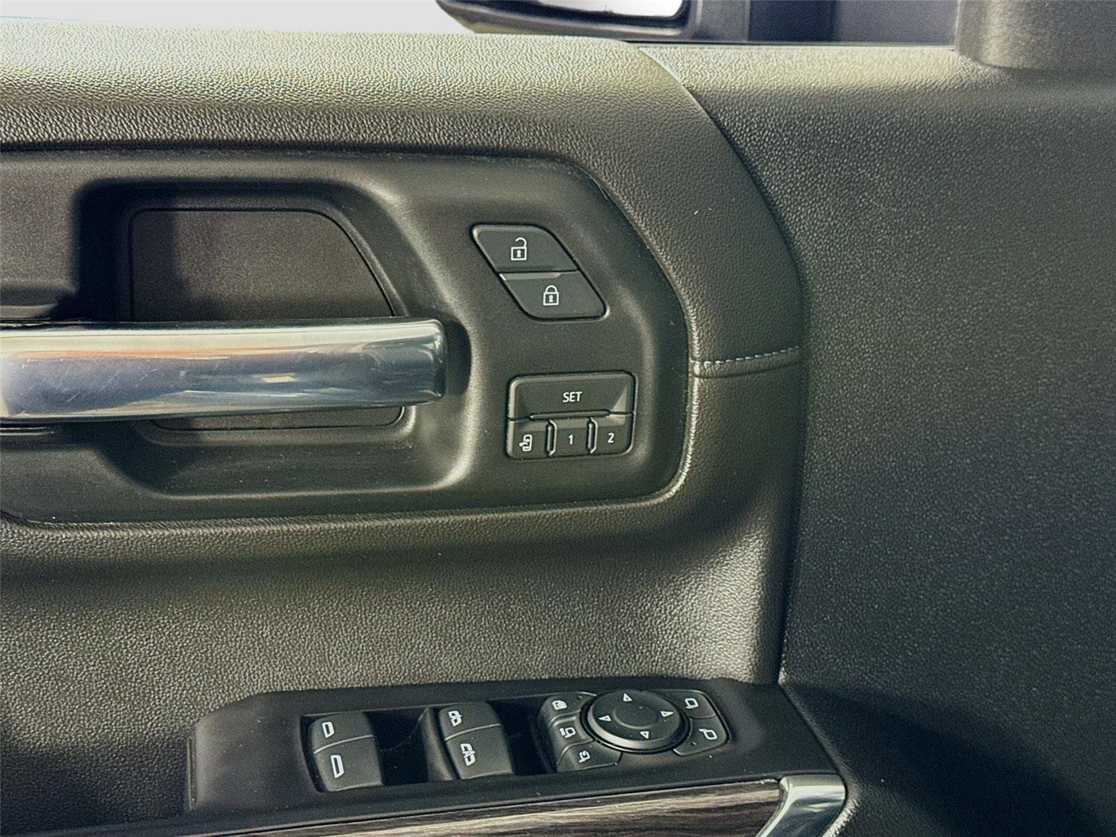 Used 2020 Chevrolet Silverado 3500 LTZ w/ LTZ Premium Package image 12