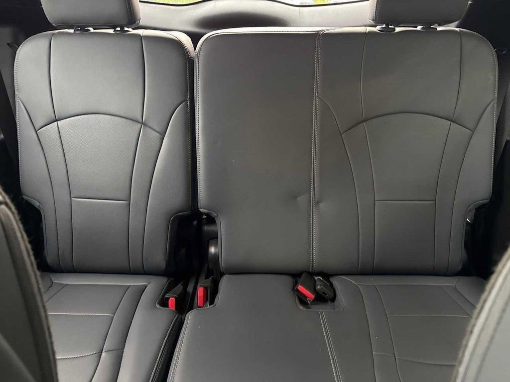 Used 2024 Buick Enclave Premium image 12