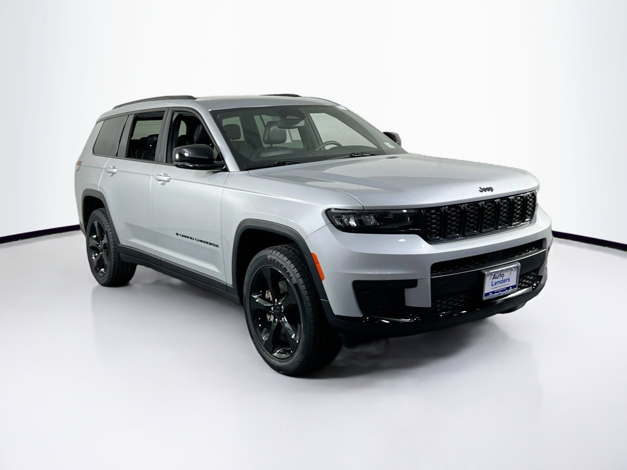 Used 2023 Jeep Grand Cherokee L Laredo AWD/4WD image 3