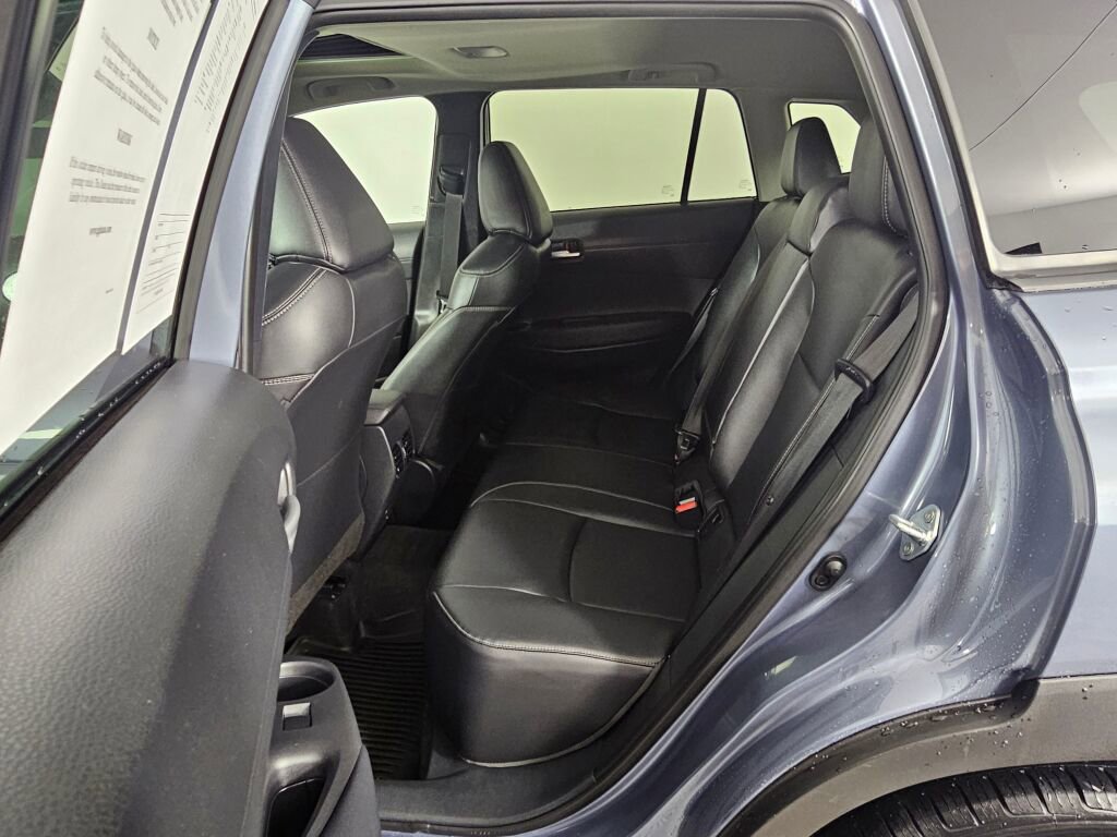 Used 2023 Toyota Corolla Cross XLE w/ Convenience Package image 33