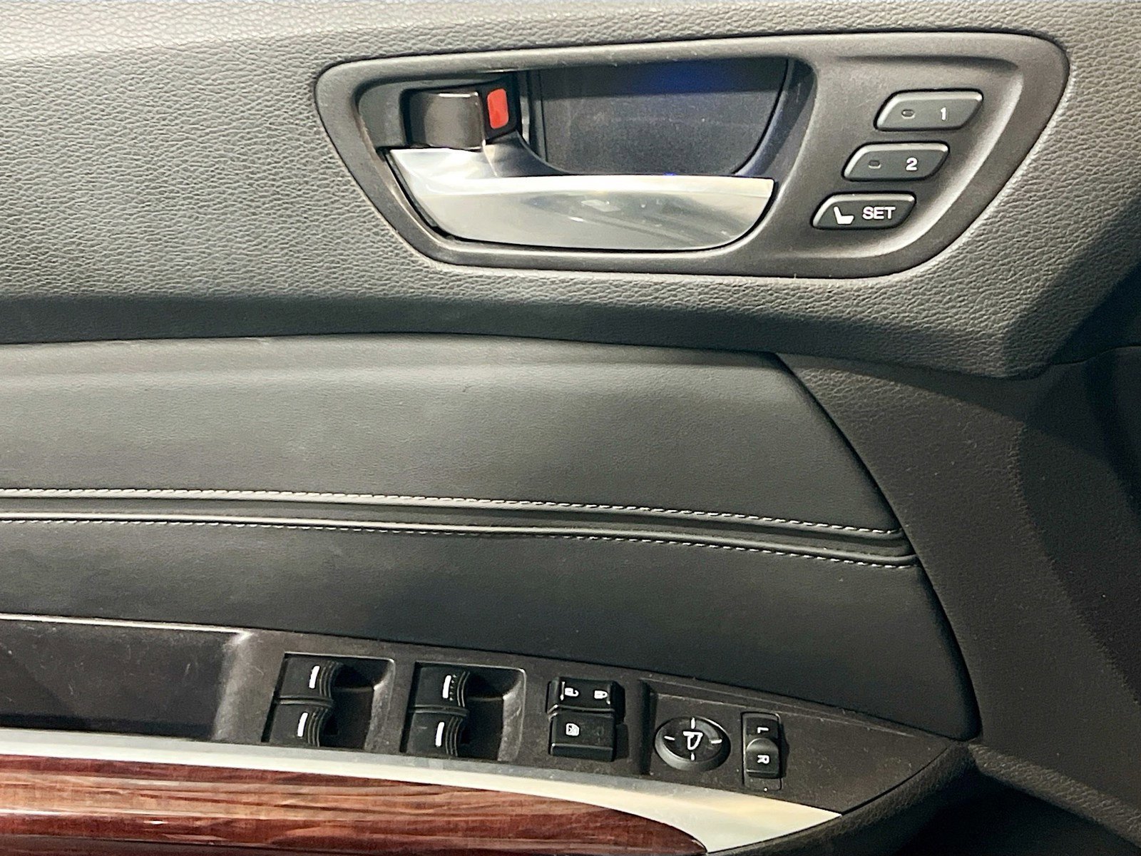 Used 2015 Acura TLX V6 SH-AWD w/ Technology Pkg image 14