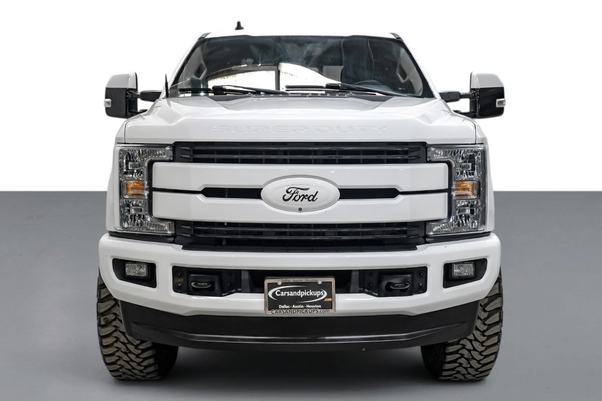 Used 2019 Ford F250 Lariat w/ Lariat Value Package AWD/4WD image 3