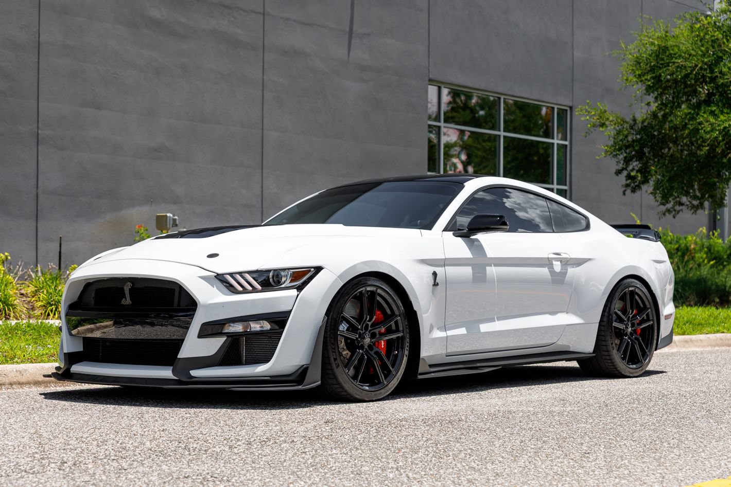 Used 2022 Ford Mustang Shelby GT500 w/ Technology Package RWD image 20