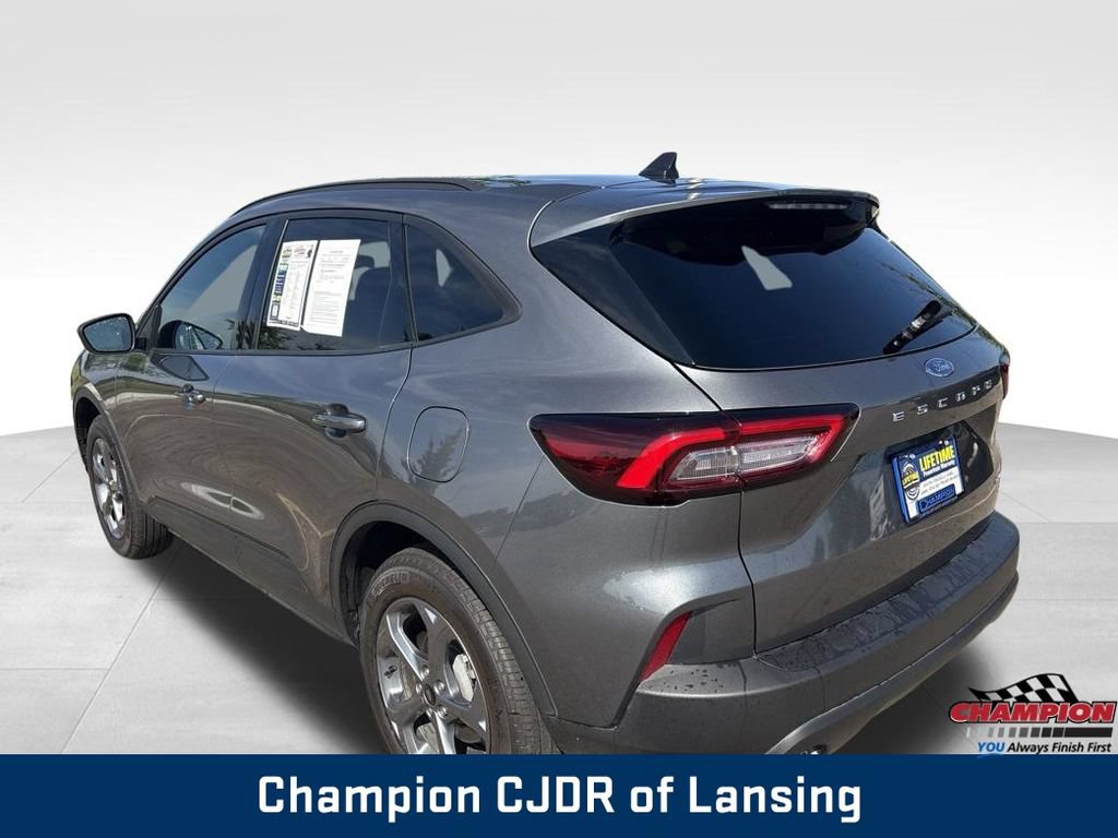 Used 2025 Ford Escape ST-Line Select AWD/4WD image 5