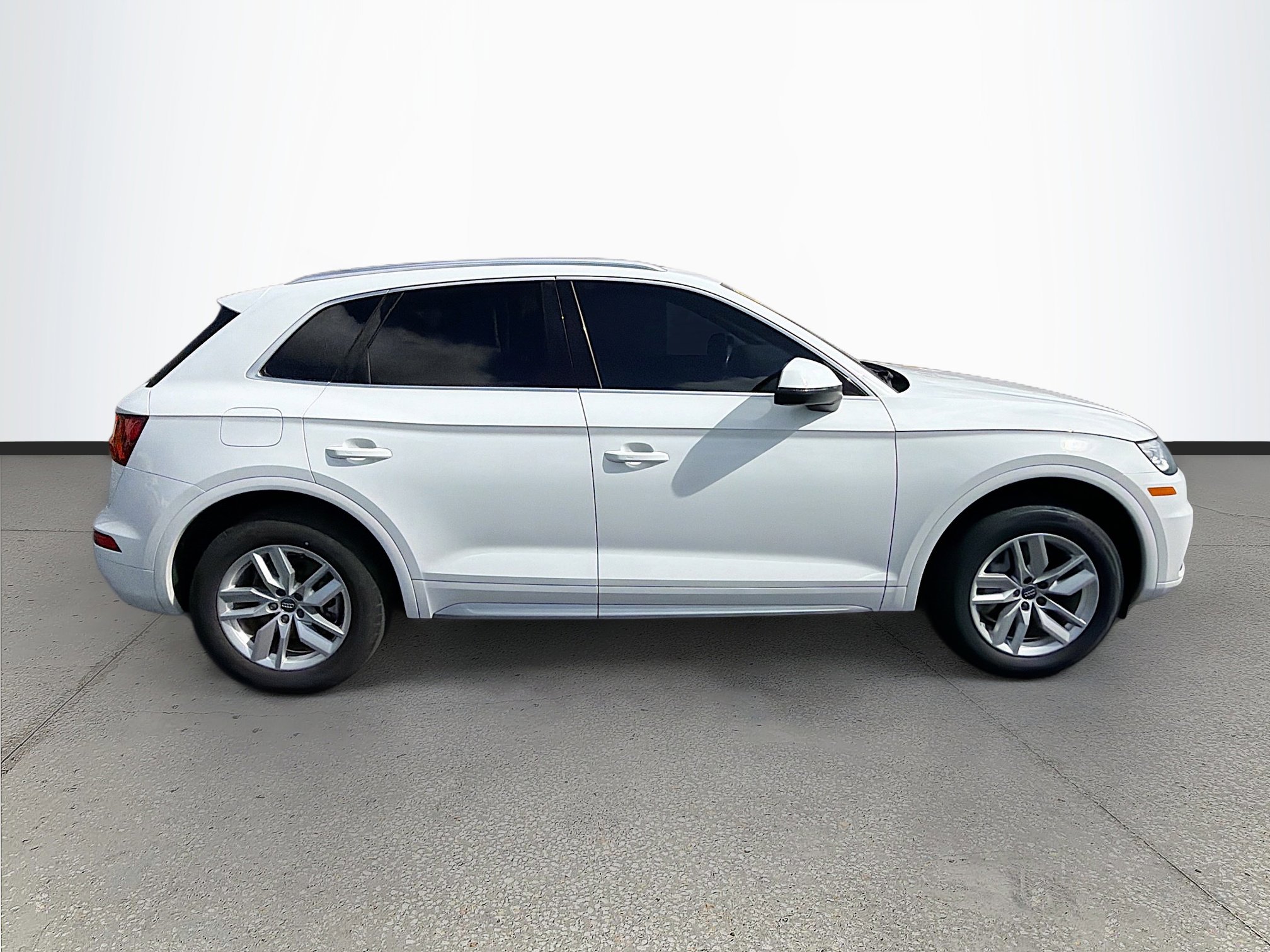 Used 2020 Audi Q5 2.0T Premium w/ Convenience Package image 2