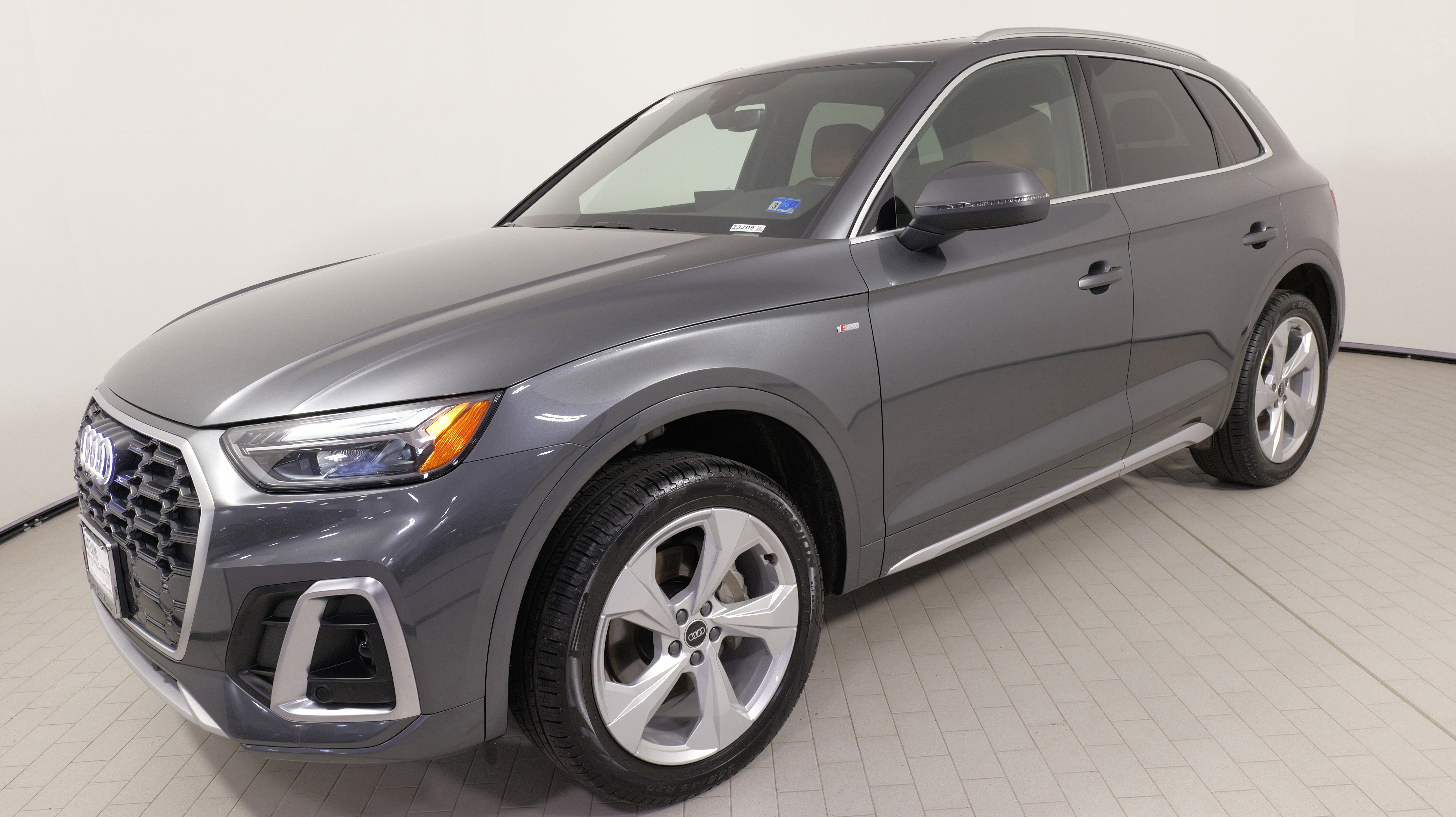 Used 2025 Audi Q5 2.0T Premium Plus image 1