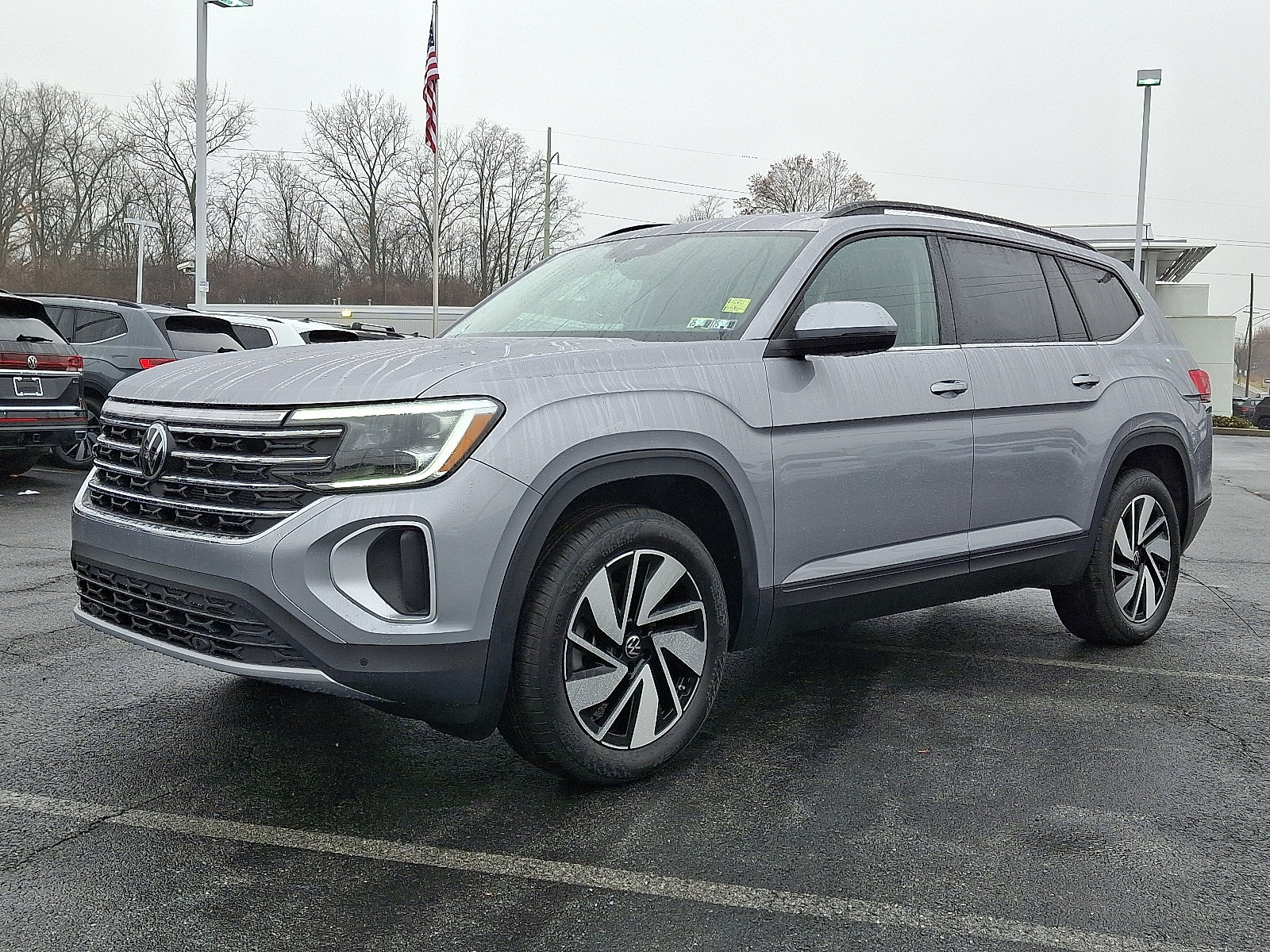 New 2025 Volkswagen Atlas SE image 3