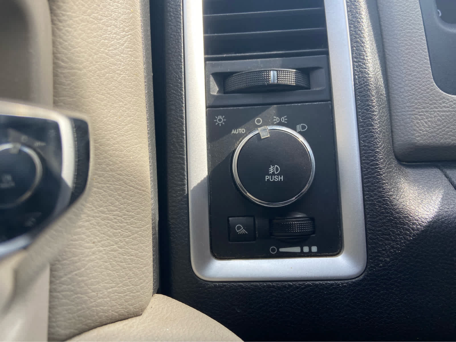 Used 2012 RAM 1500 Big Horn AWD/4WD image 23