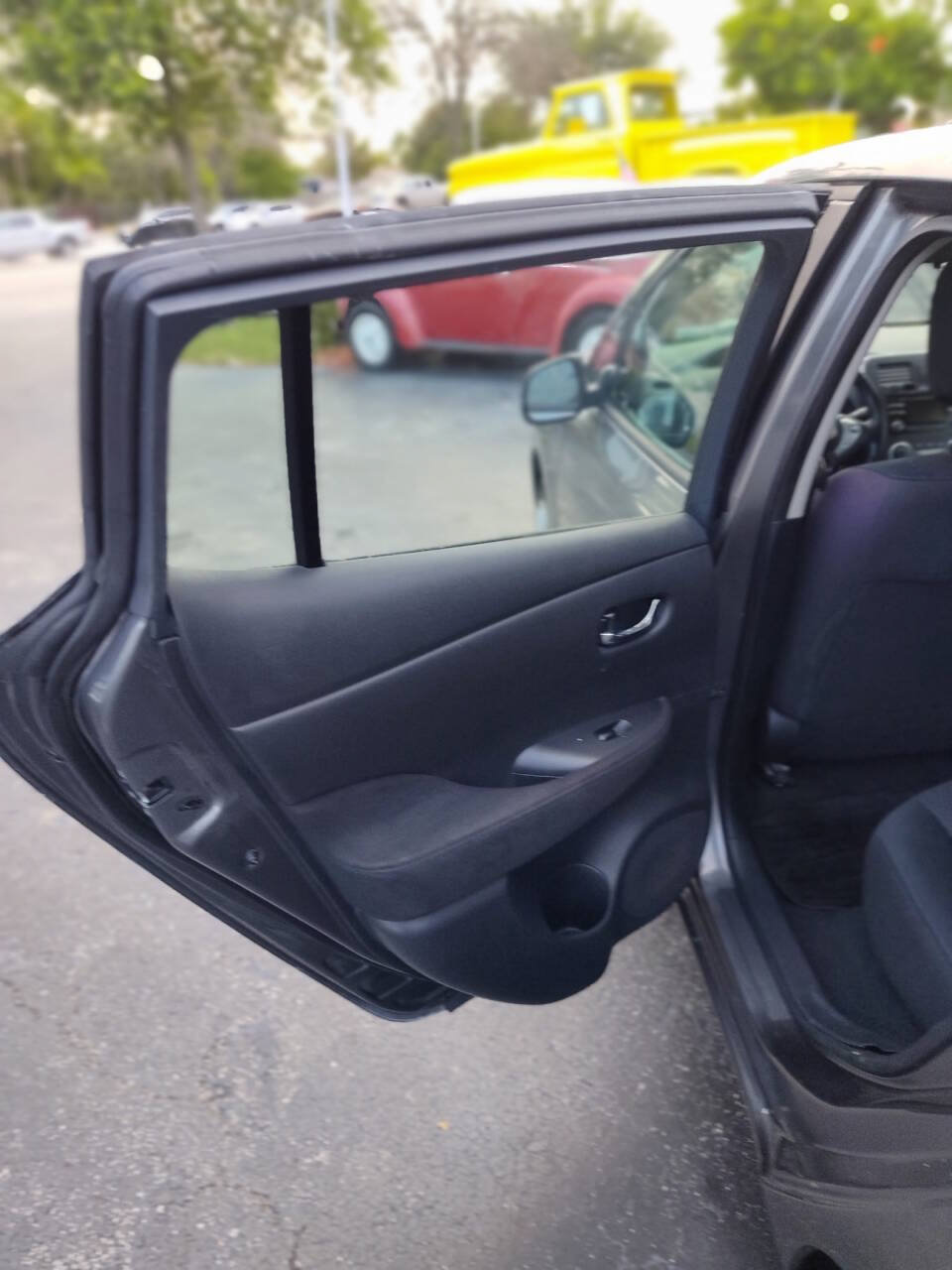 Used 2015 Nissan Leaf S FWD image 16