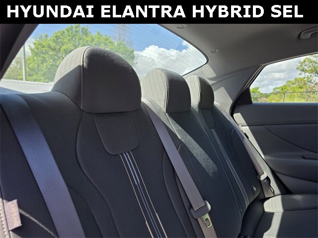Used 2025 Hyundai Elantra SEL image 14
