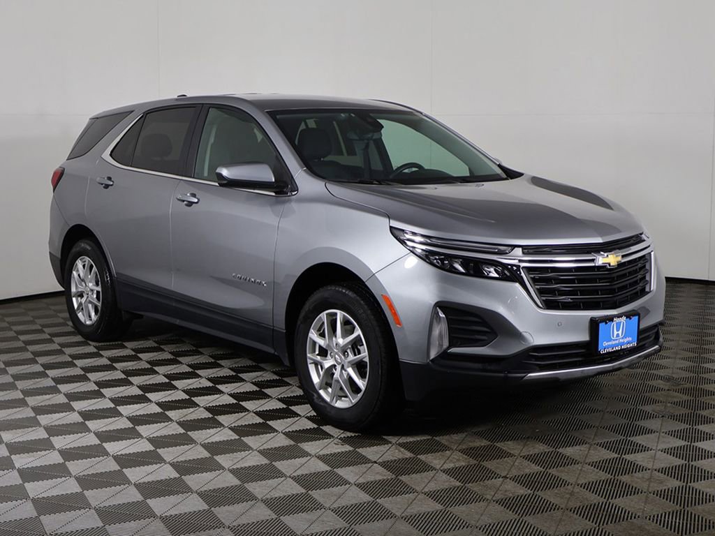 Used 2023 Chevrolet Equinox LT image 2