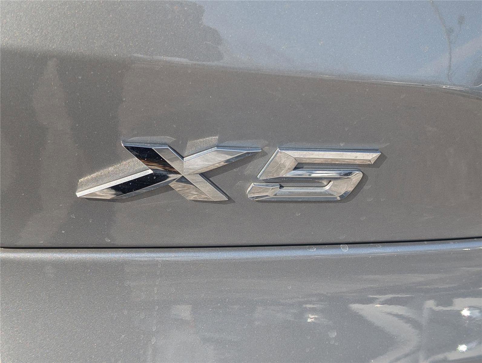 Used 2025 BMW X5 xDrive50e image 9