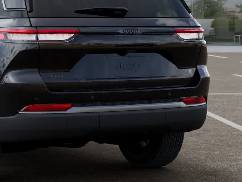 New 2026 Jeep Grand Cherokee Altitude AWD/4WD image 13
